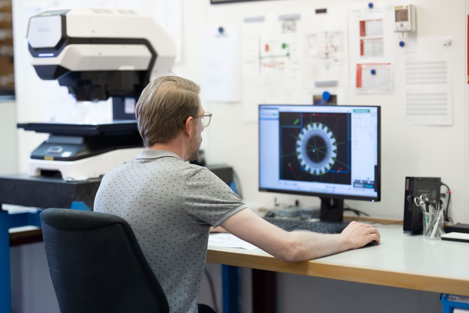 Quality control and test bench in the Sathom workshop